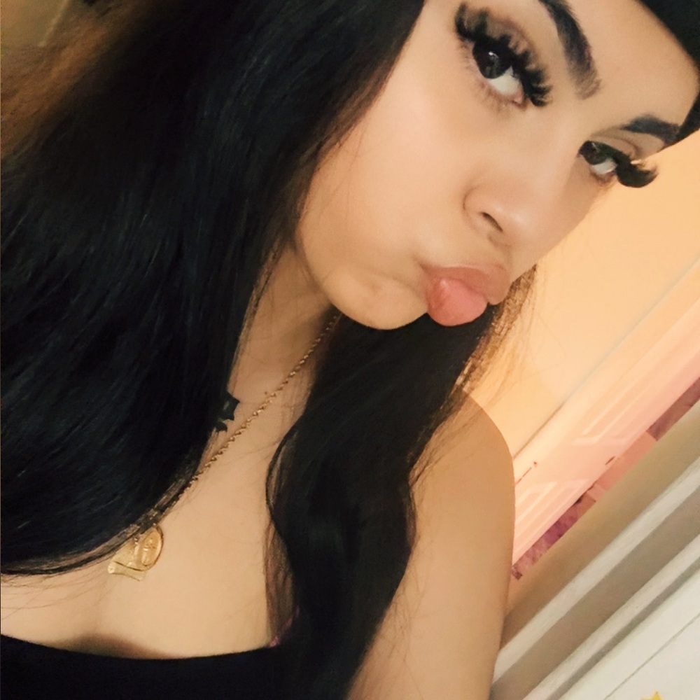 Meet your Posher, Alyssa